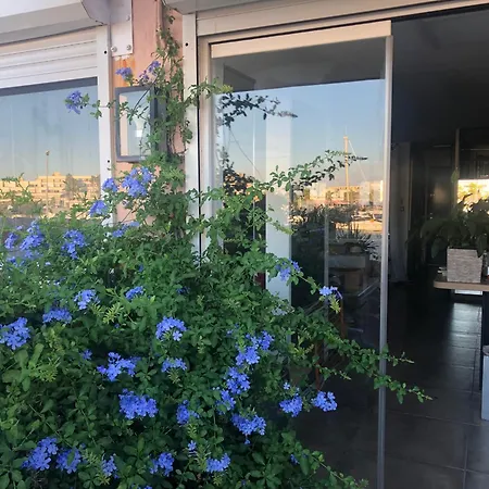 Votre Espace Glamour En Cohabitation Avec Nous Deux Dans Notre Du Village Naturiste Bed & Breakfast