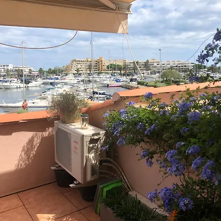 Votre Espace Glamour En Cohabitation Avec Nous Deux Dans Notre Du Village Naturiste Alojamento de Acomodação e Pequeno-almoço